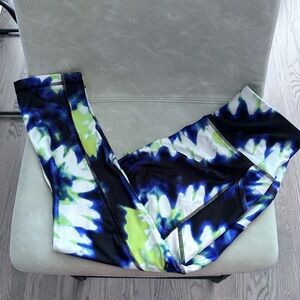 VOGO Athletica Black and Blue Leggings